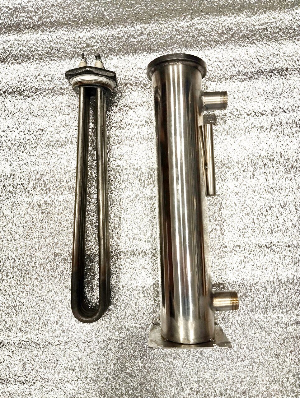 Проточный нагреватель вертикальный G 2 1/2" AISI304 — дополнительное фото / маркировка